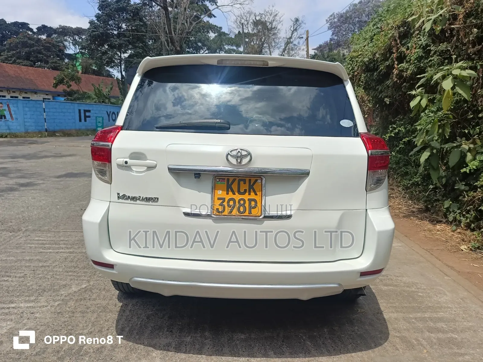 Toyota Vanguard 2010 White