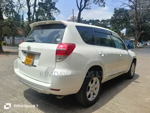 Toyota Vanguard 2010 White