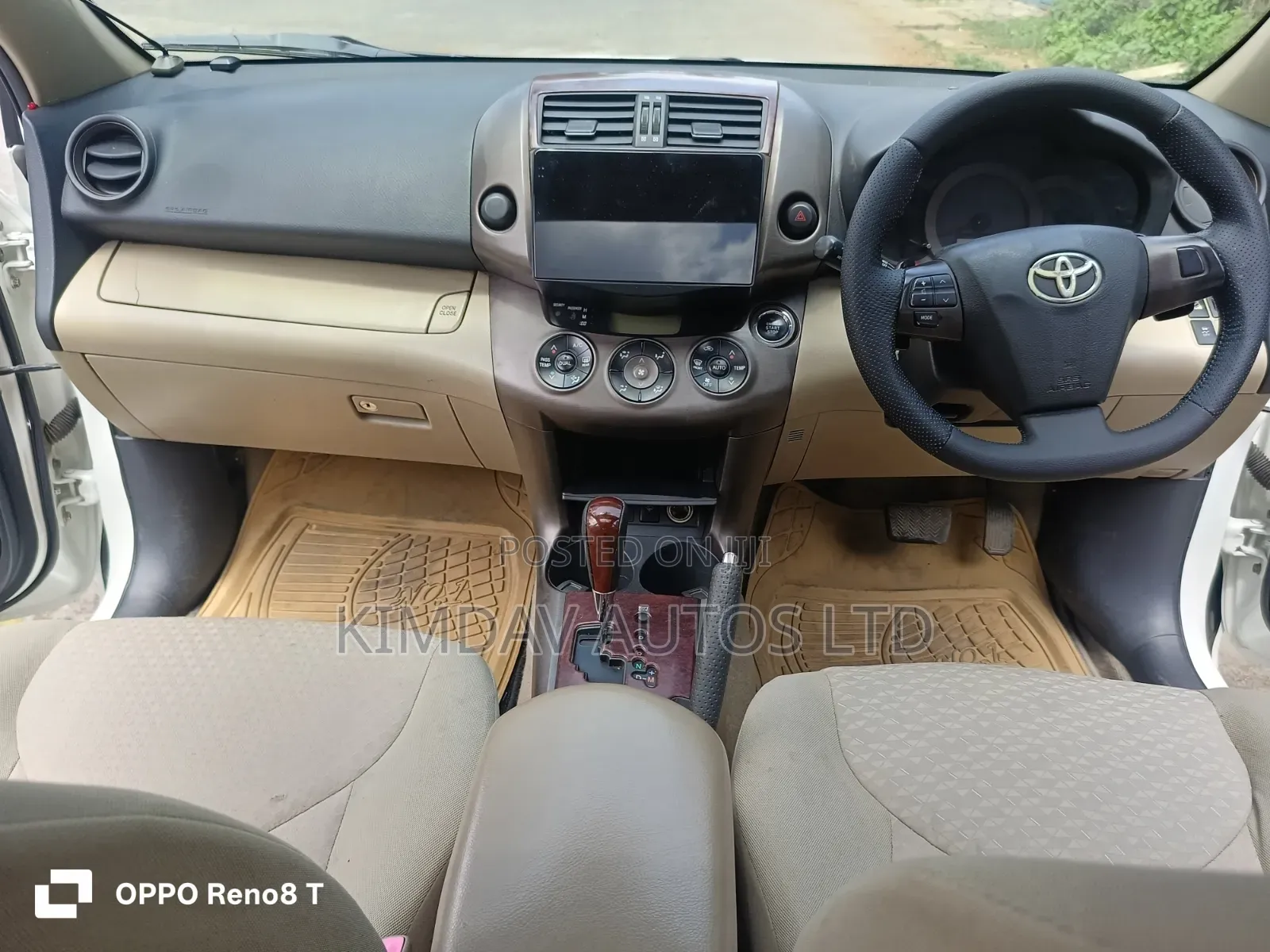 Toyota Vanguard 2010 White