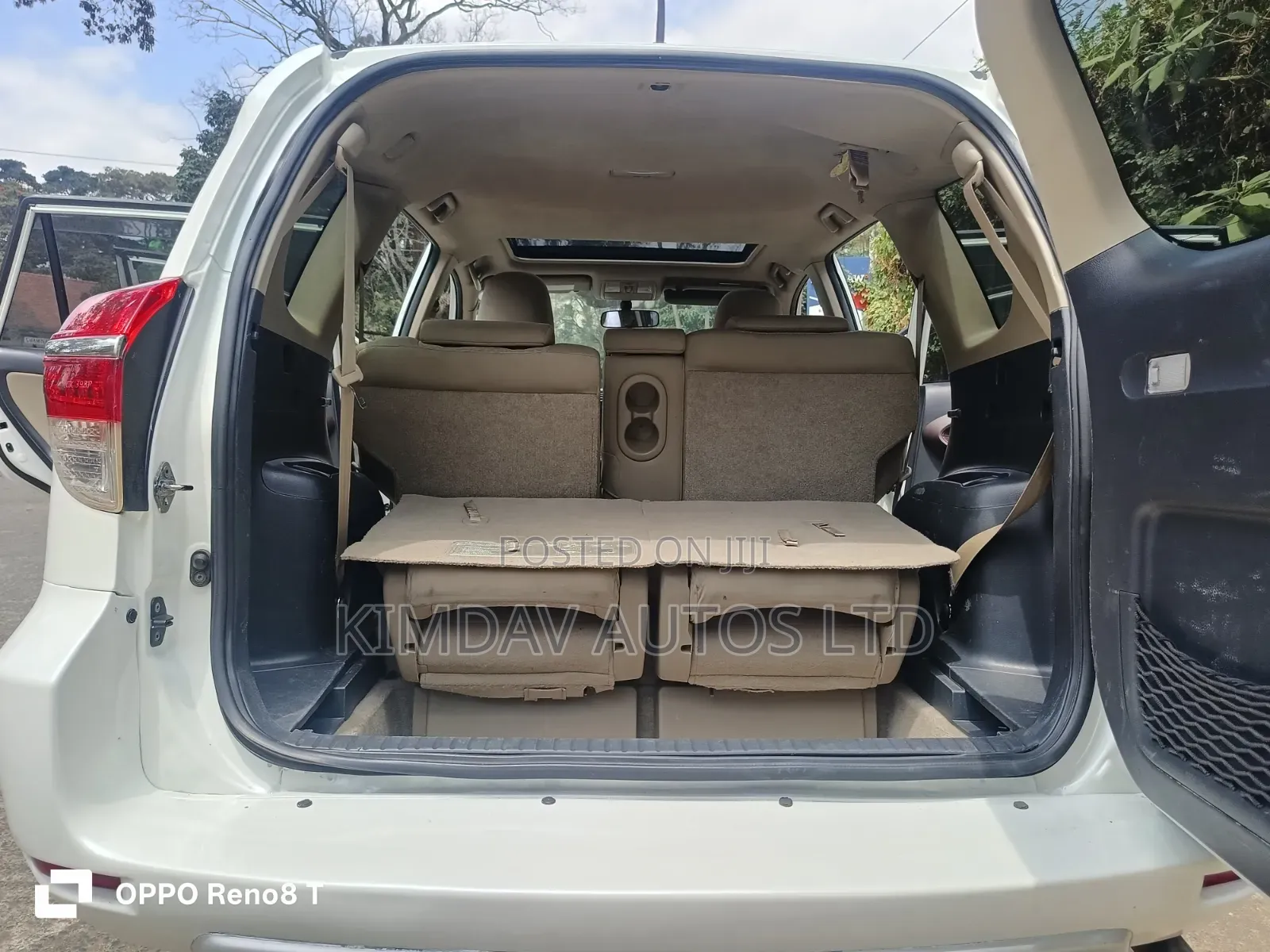 Toyota Vanguard 2010 White