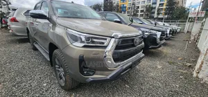 Toyota Hilux 2022 Gray