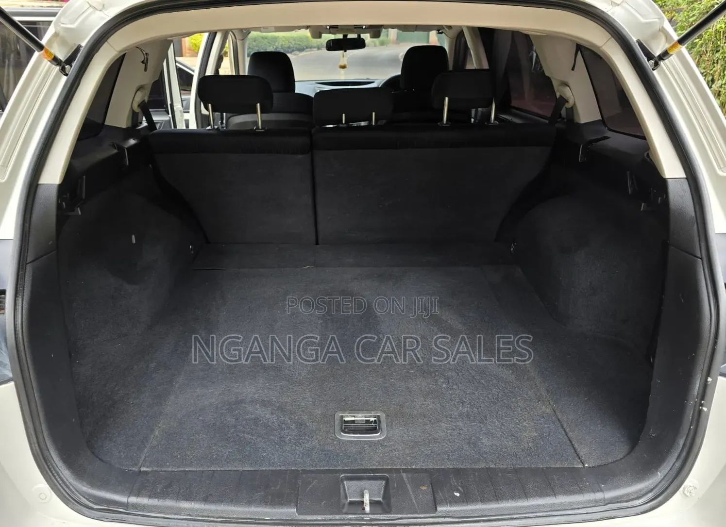 Subaru Legacy 2012 White