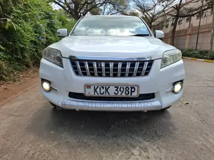 Toyota Vanguard 2010 White