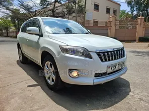 Toyota Vanguard 2010 White