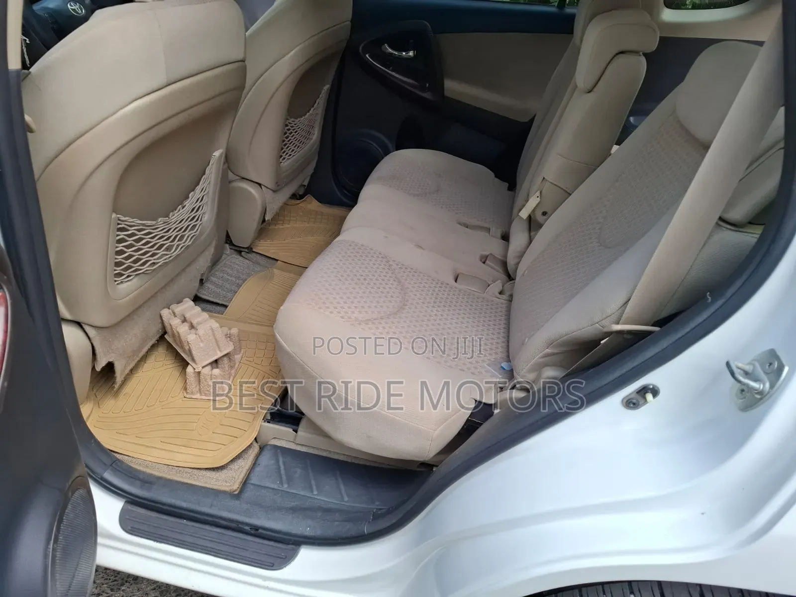 Toyota Vanguard 2010 White