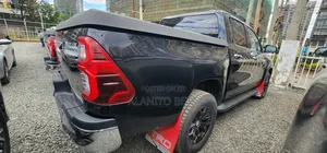 Toyota Hilux 2021 Black