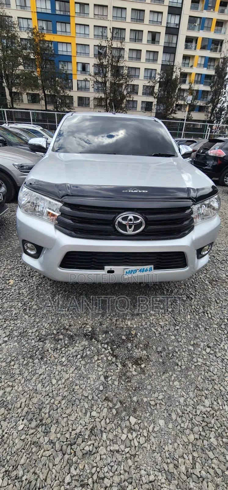 Toyota Hilux 2021 Silver