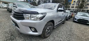 Toyota Hilux 2021 Silver