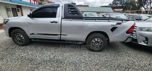 Toyota Hilux 2021 Silver