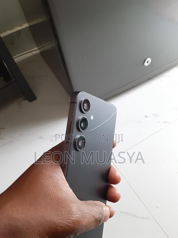 Samsung Galaxy S24 Plus 256 GB Gray - main view