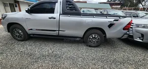 Toyota Hilux 2021 Silver