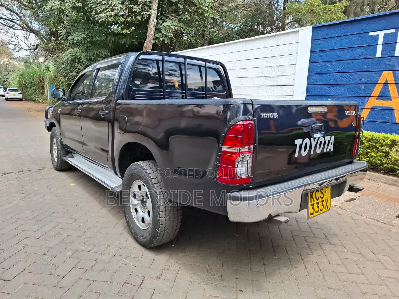 Toyota Hilux 2013 Black