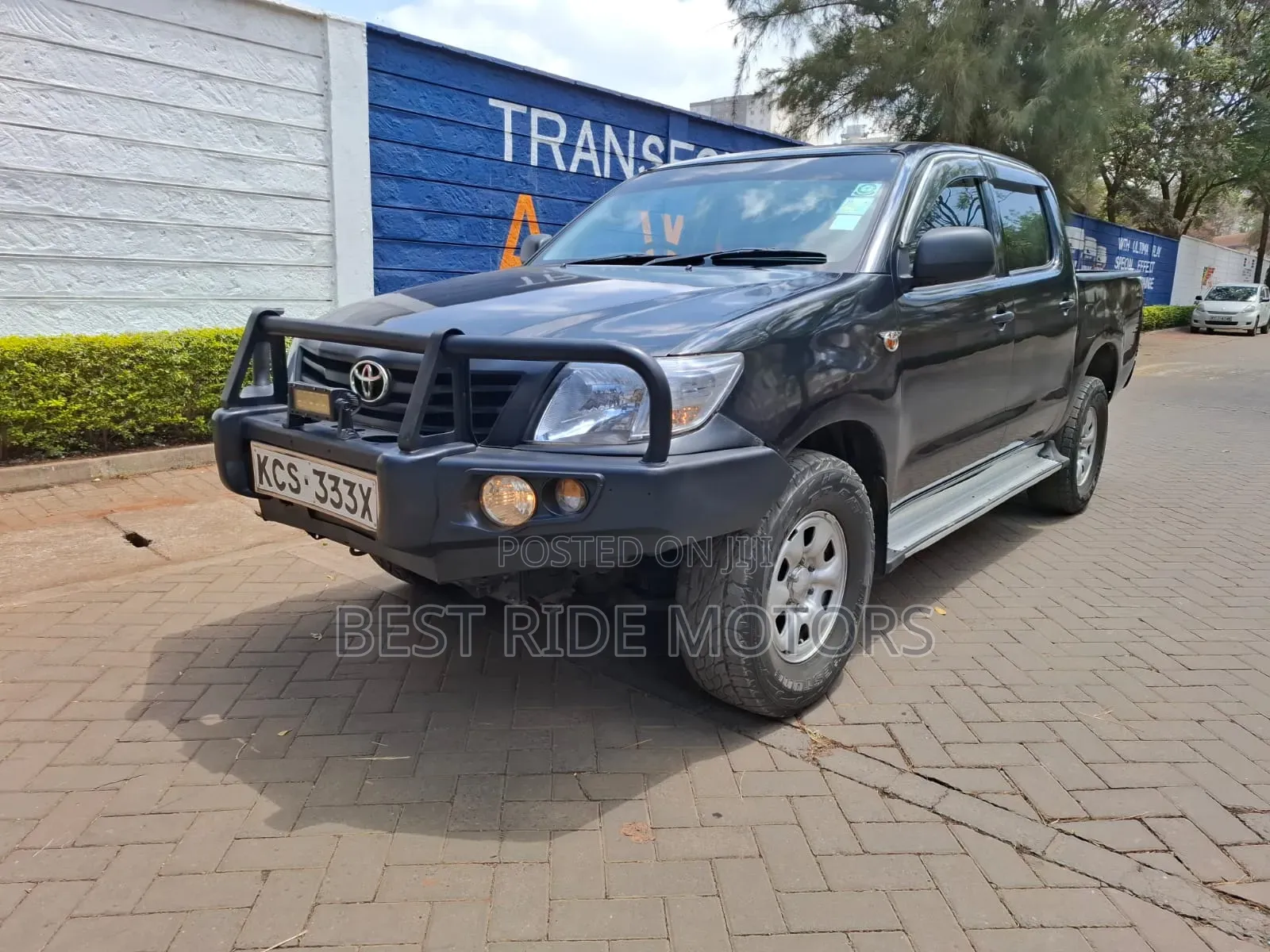 Toyota Hilux 2013 Black