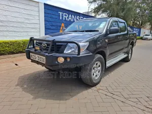 Toyota Hilux 2013 Black