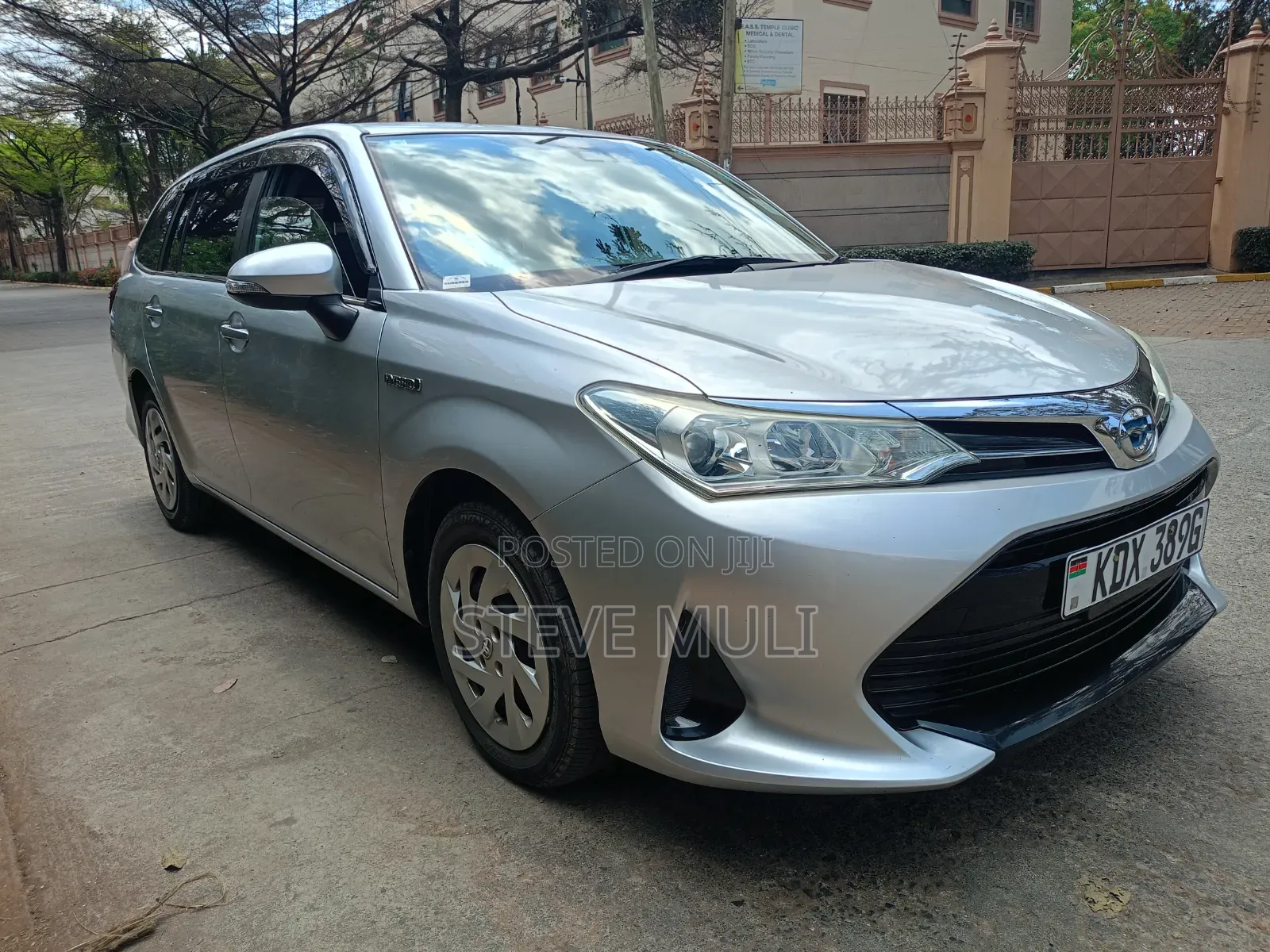 Toyota Corolla Fielder 2018 Silver