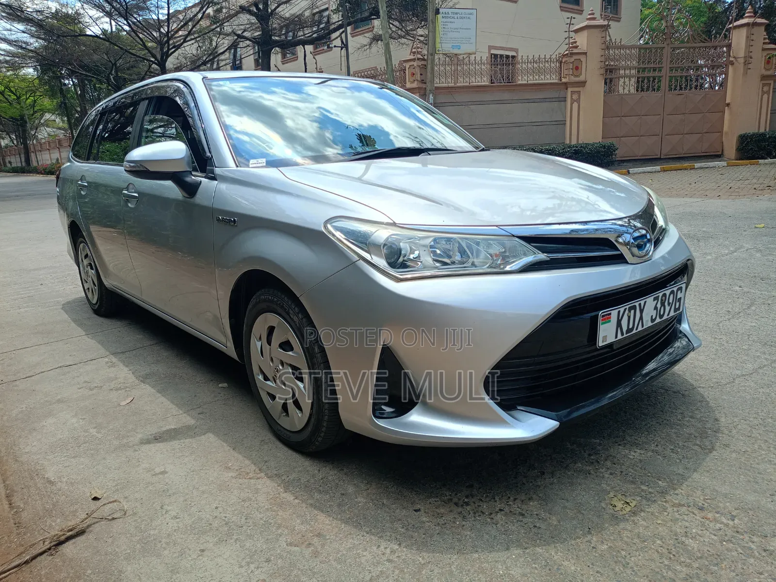 Toyota Corolla Fielder 2018 Silver