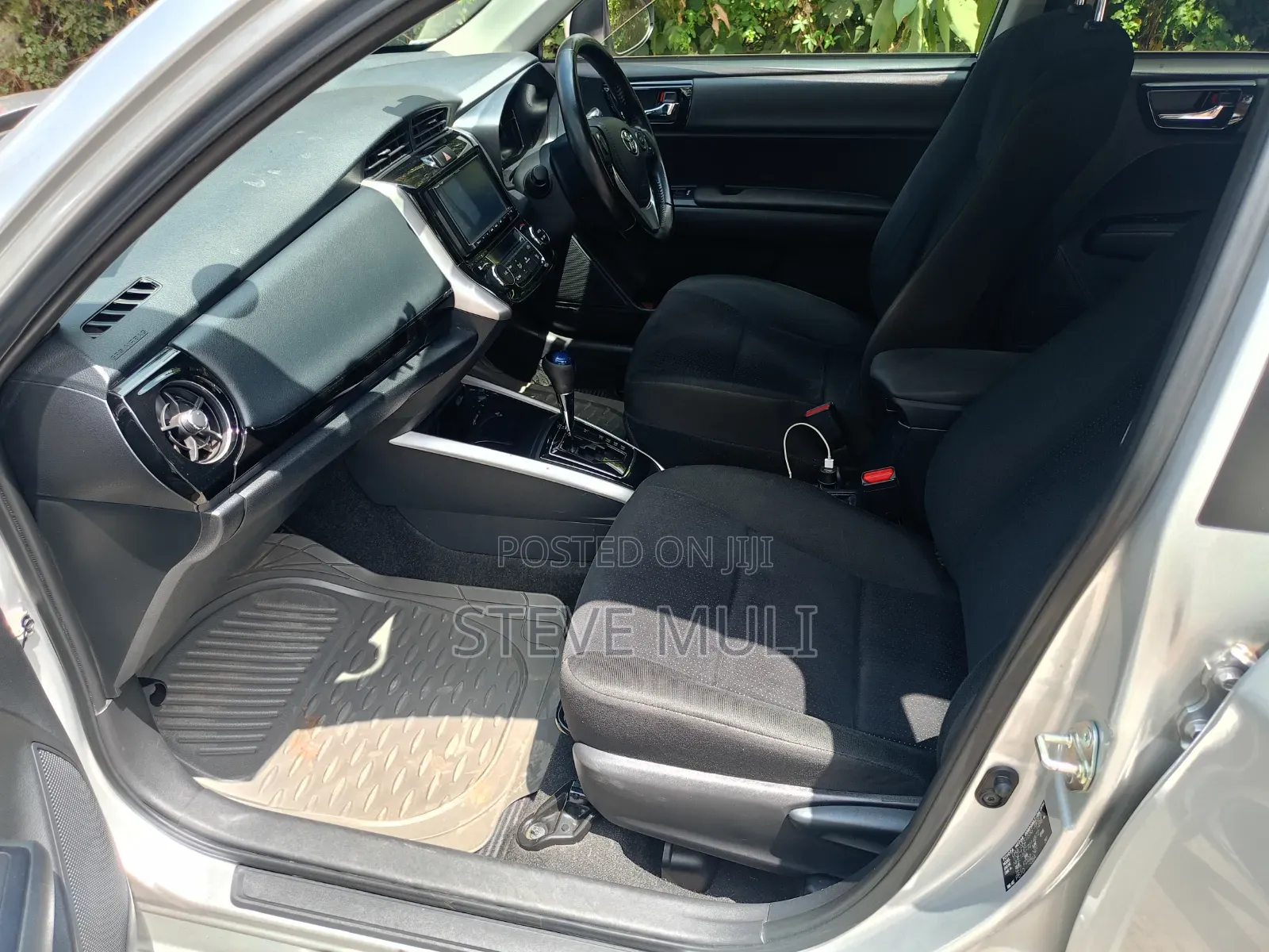 Toyota Corolla Fielder 2018 Silver