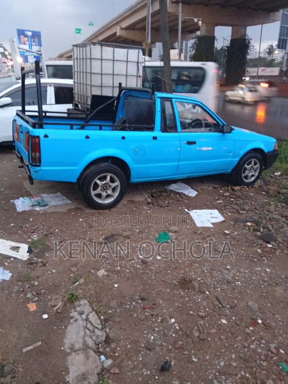 Mazda B 1999 Blue