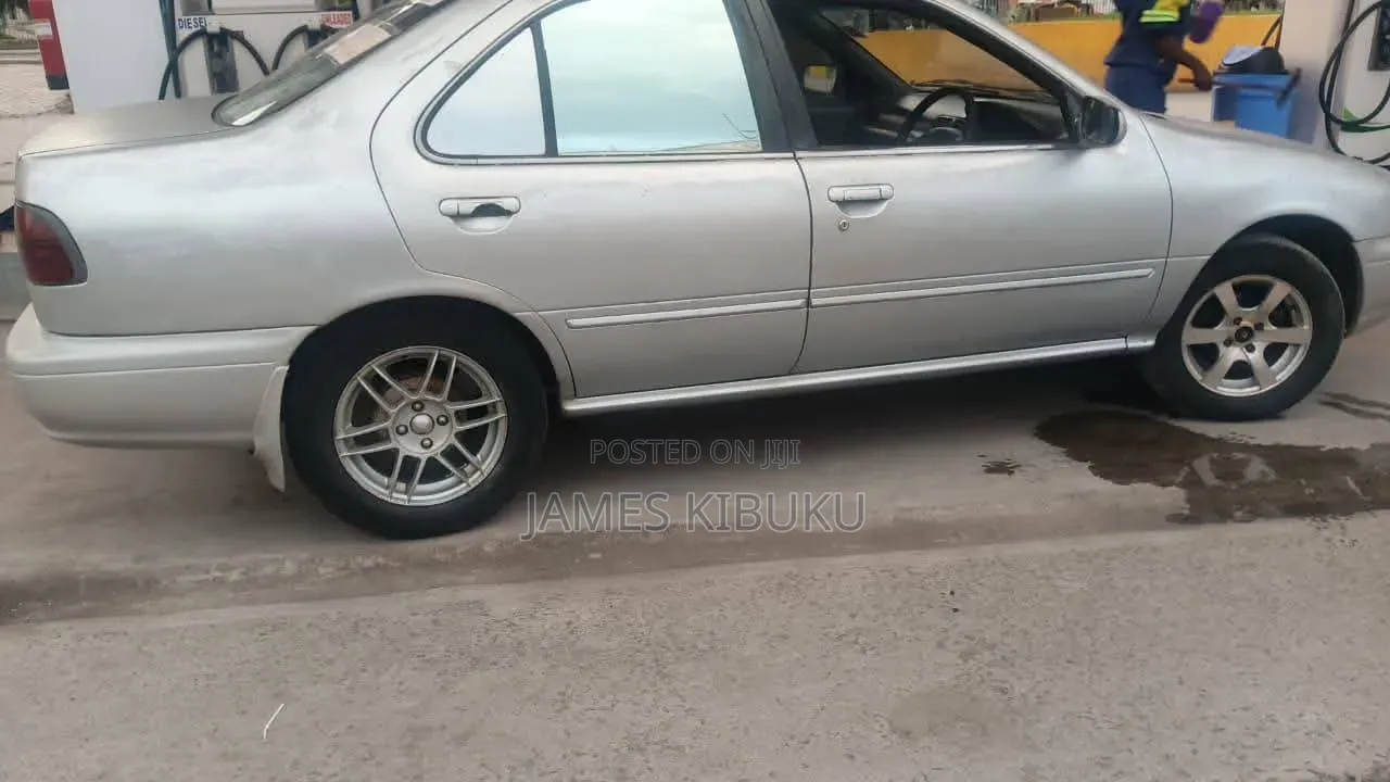 Nissan Sunny 1999 Silver