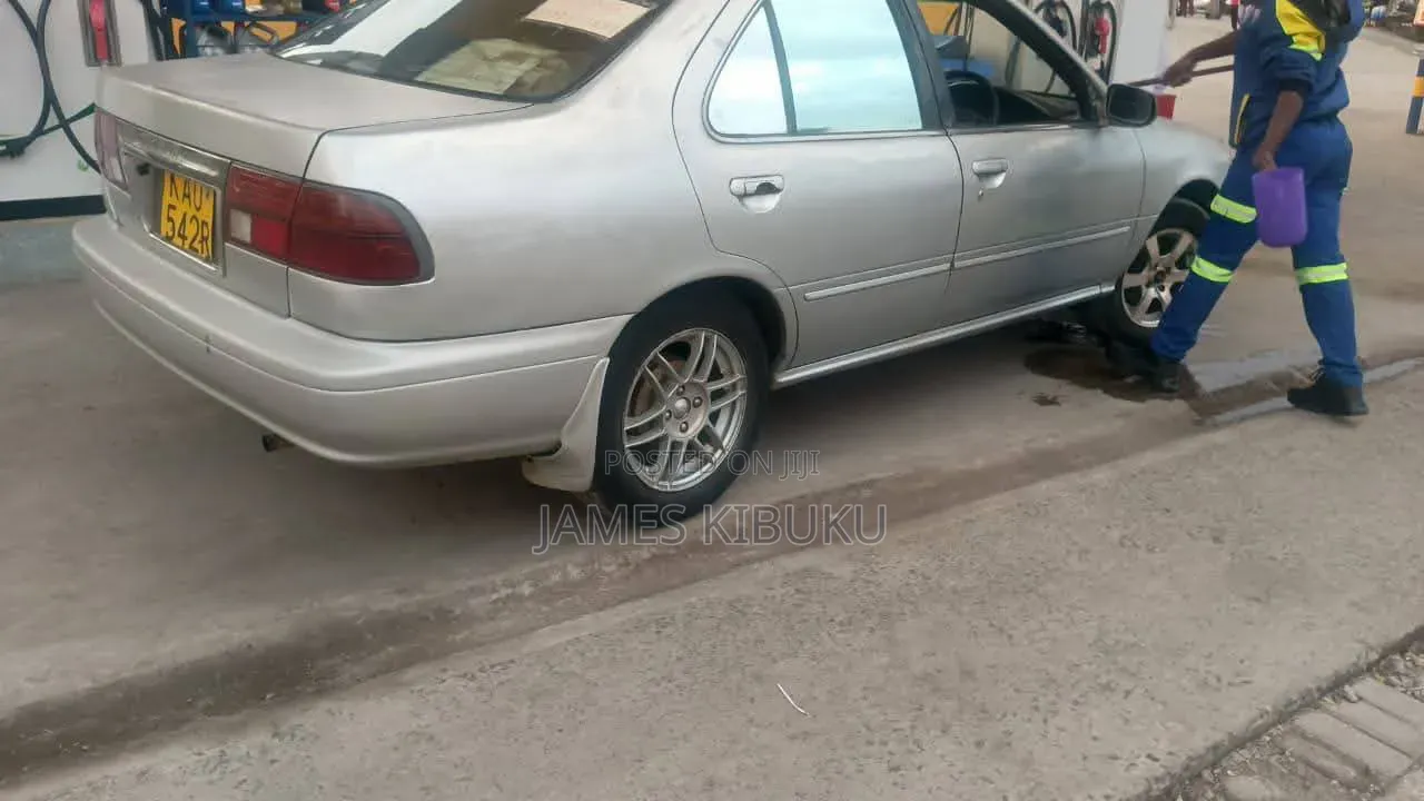 Nissan Sunny 1999 Silver