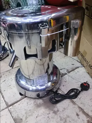 A2000 Commercial Juicer 20 KGS Carrots, Apples, Beetroots,gingers Etc.