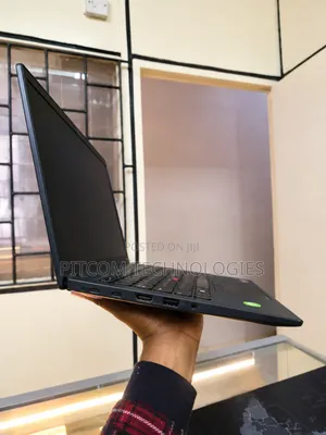 Laptop Lenovo ThinkPad T14 G3 16GB Intel Core i7 SSD 512GB