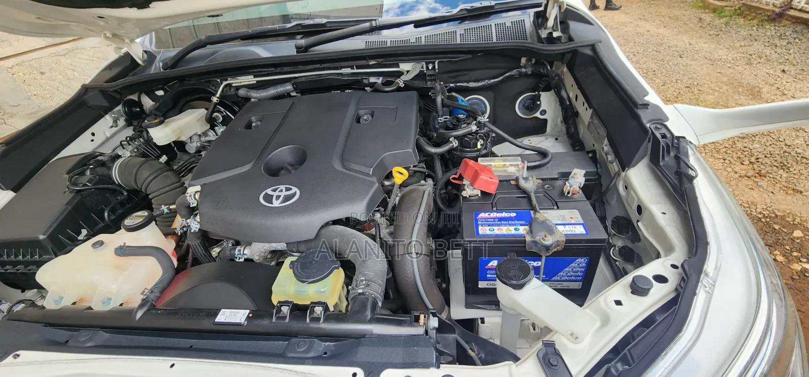 Toyota Hilux 2019 White
