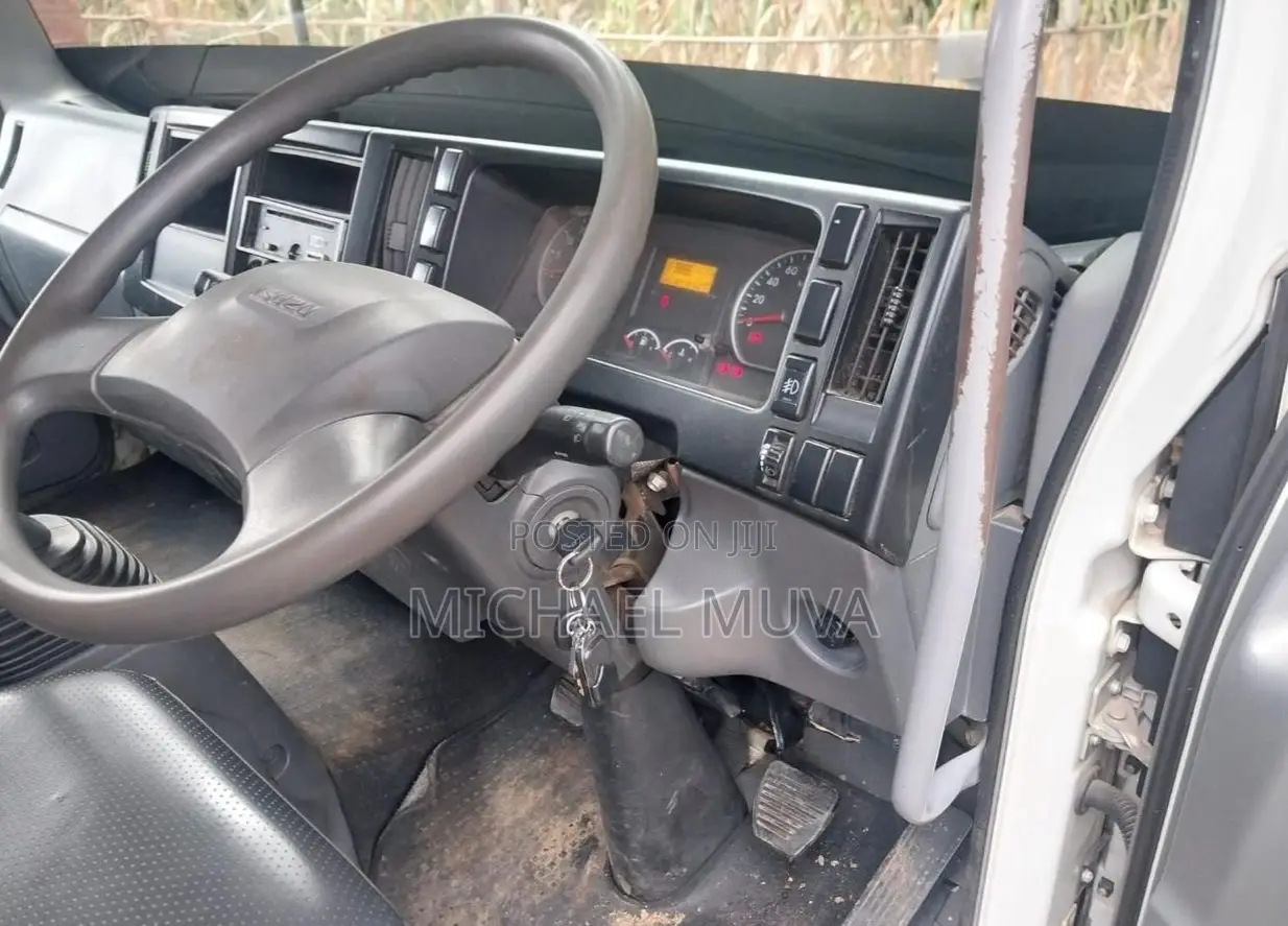 Isuzu —Frr...