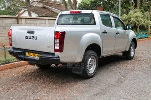 Isuzu D-MAX 2015 Silver