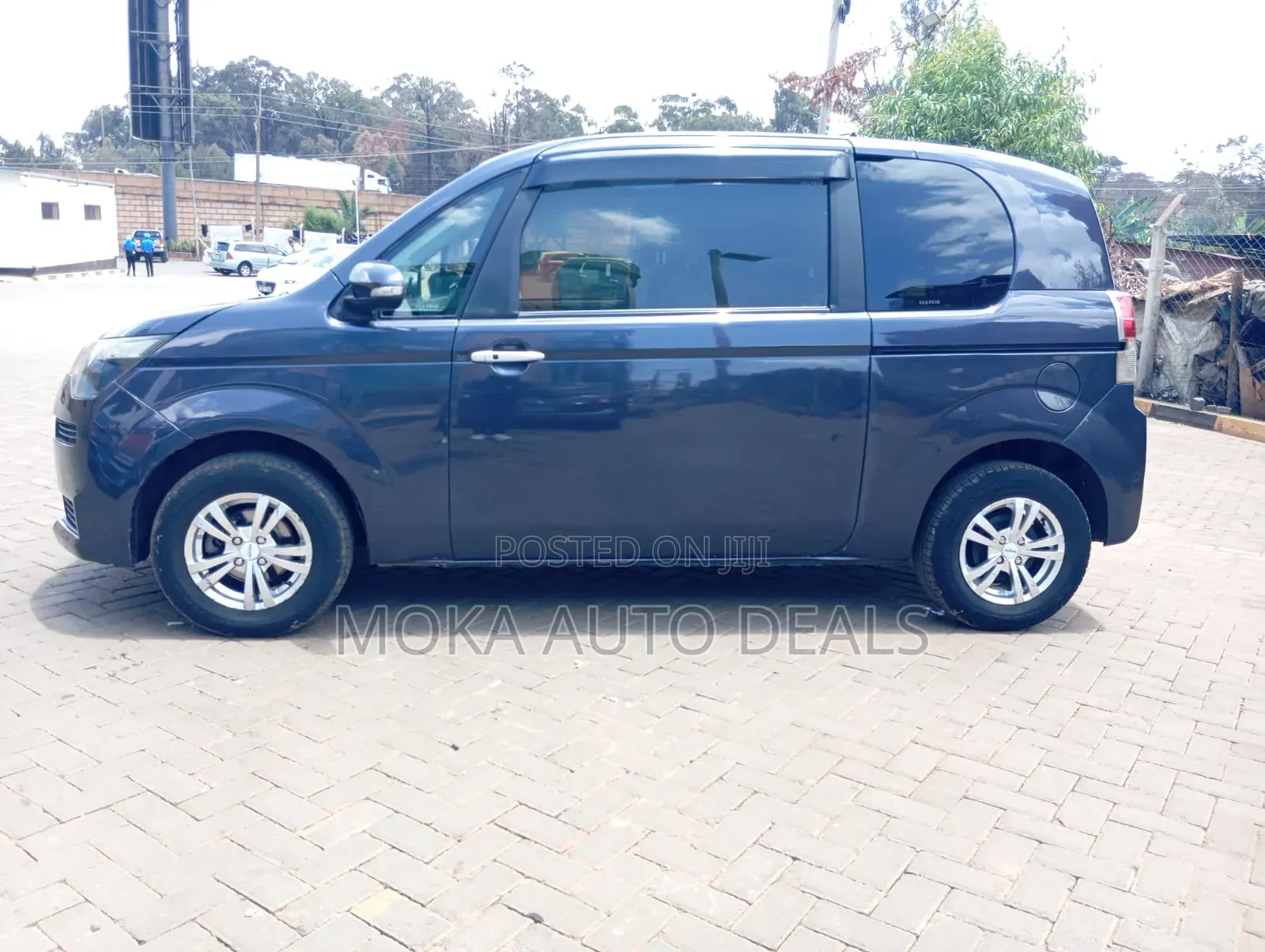 Toyota Spade 1.5 2012 Purple