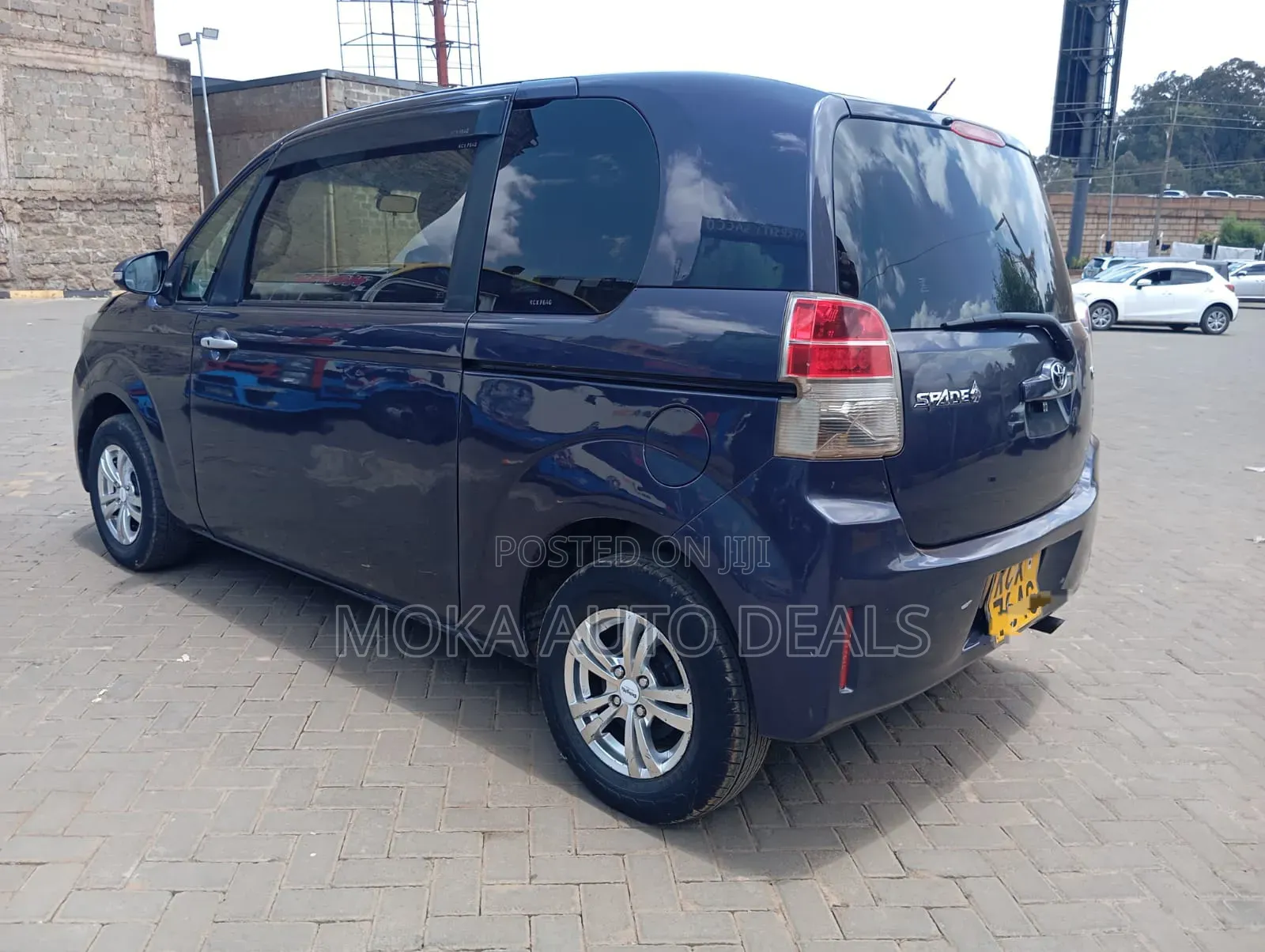 Toyota Spade 1.5 2012 Purple