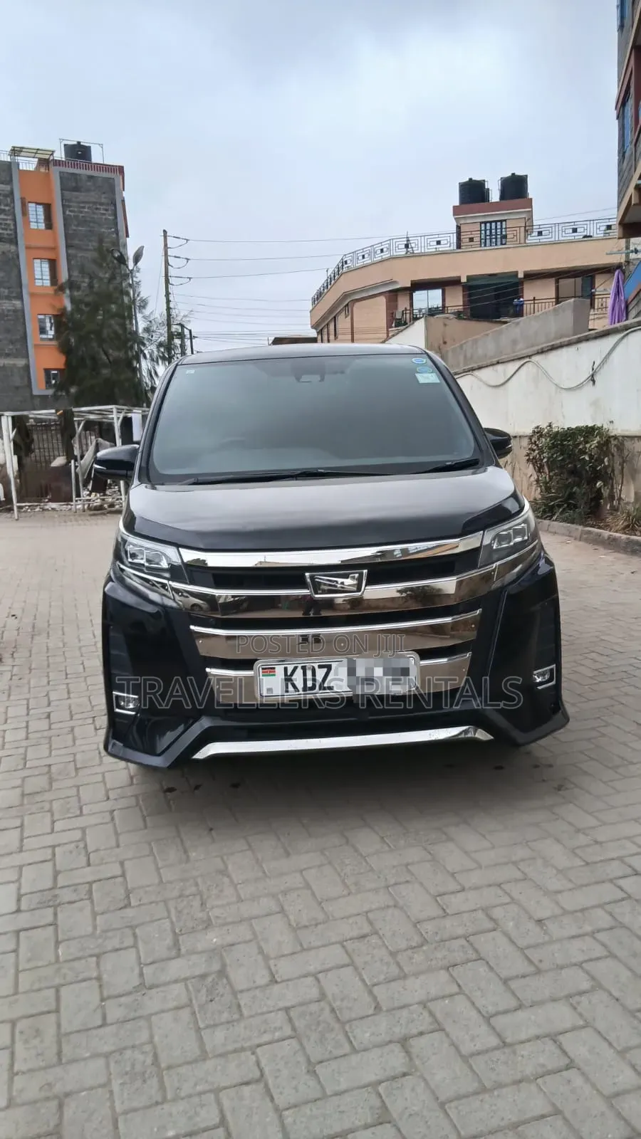 Toyota Noah - Black