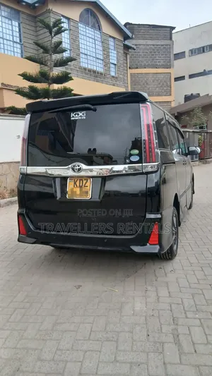 Toyota Noah - Black