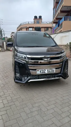 Toyota Noah - Black