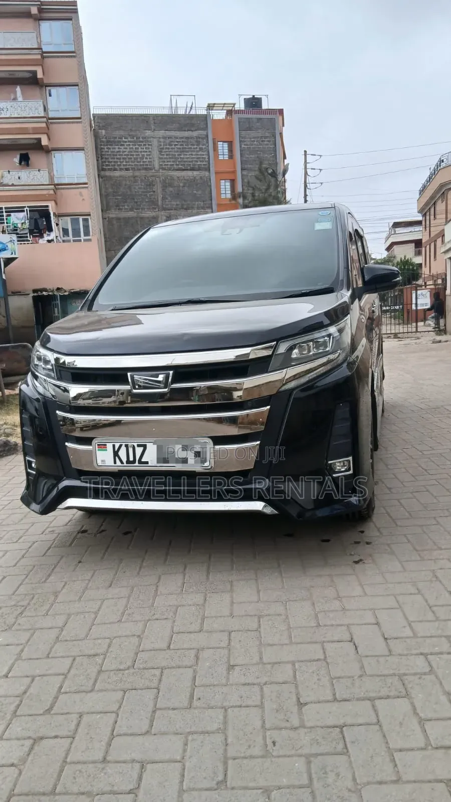 Toyota Noah - Black