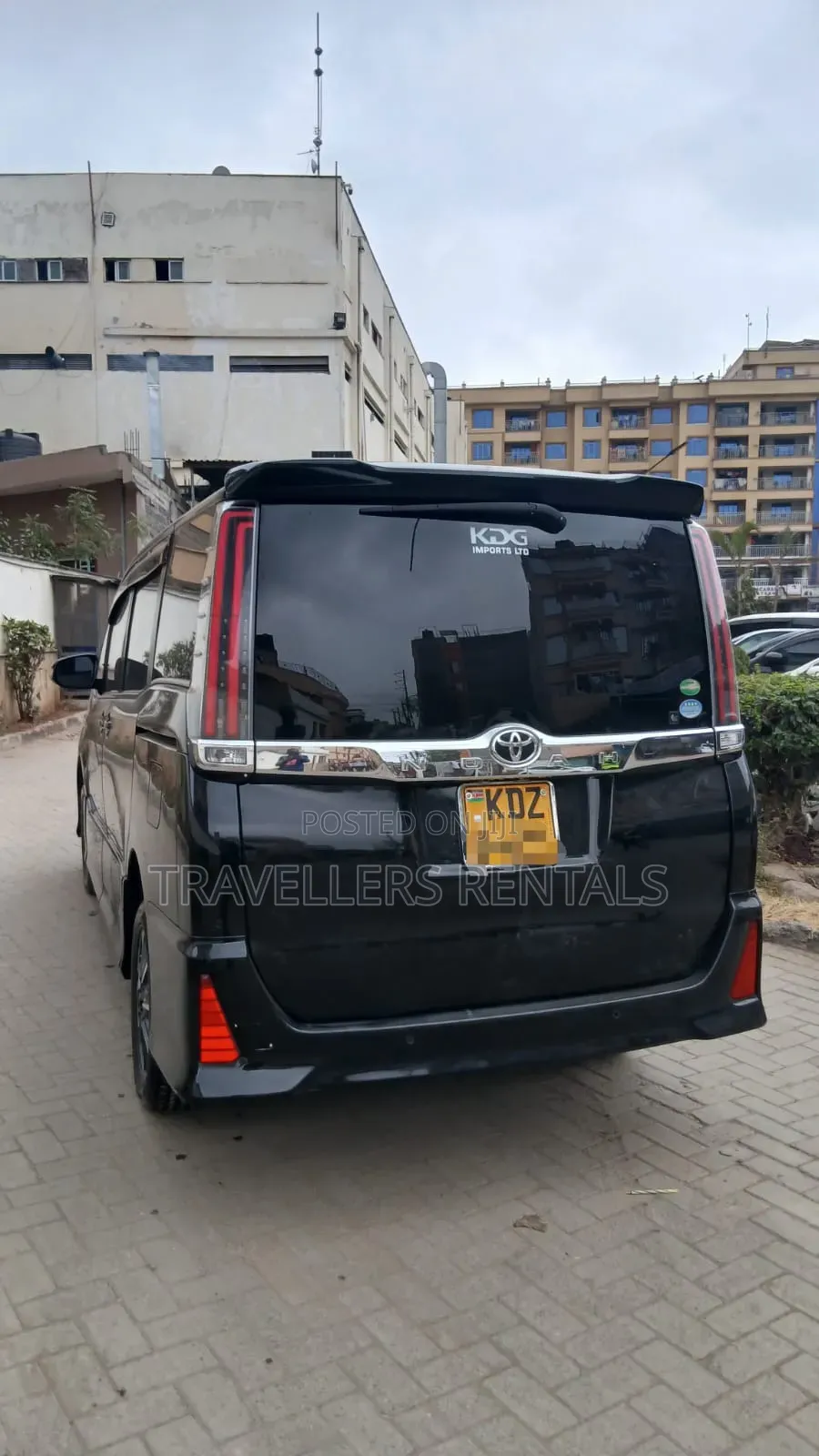 Toyota Noah - Black