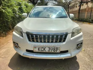 Toyota Vanguard 2010 White