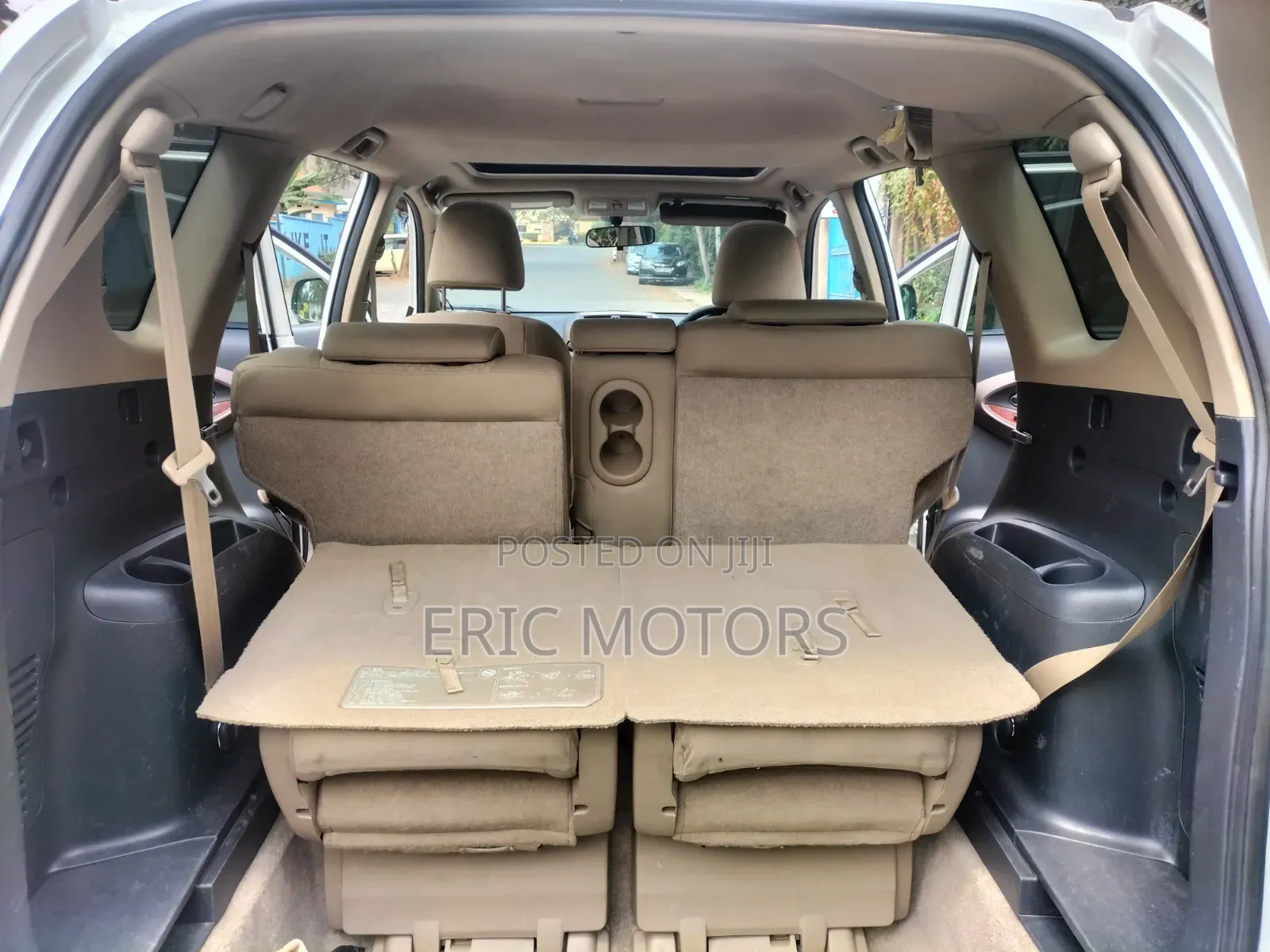 Toyota Vanguard 2010 White