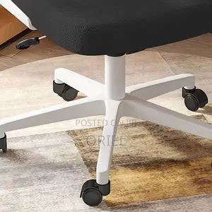 Office Chair : Gray Adjustable Mesh Staff Chair