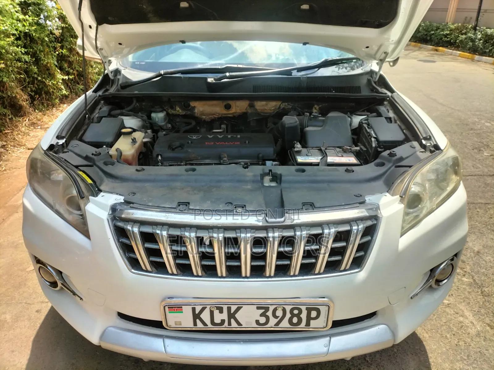 Toyota Vanguard 2010 White