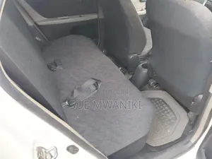 Toyota Vitz 2009 White