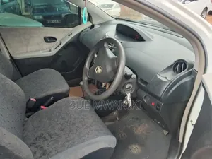Toyota Vitz 2009 White