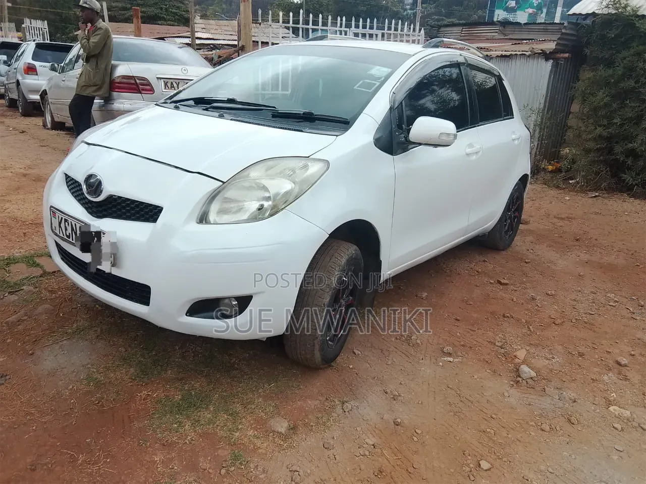 Toyota Vitz 2009 White