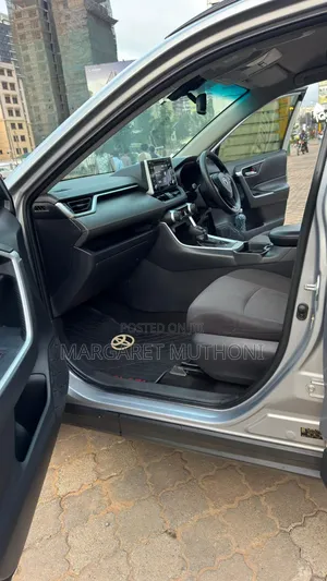 Toyota RAV4 2019 Silver