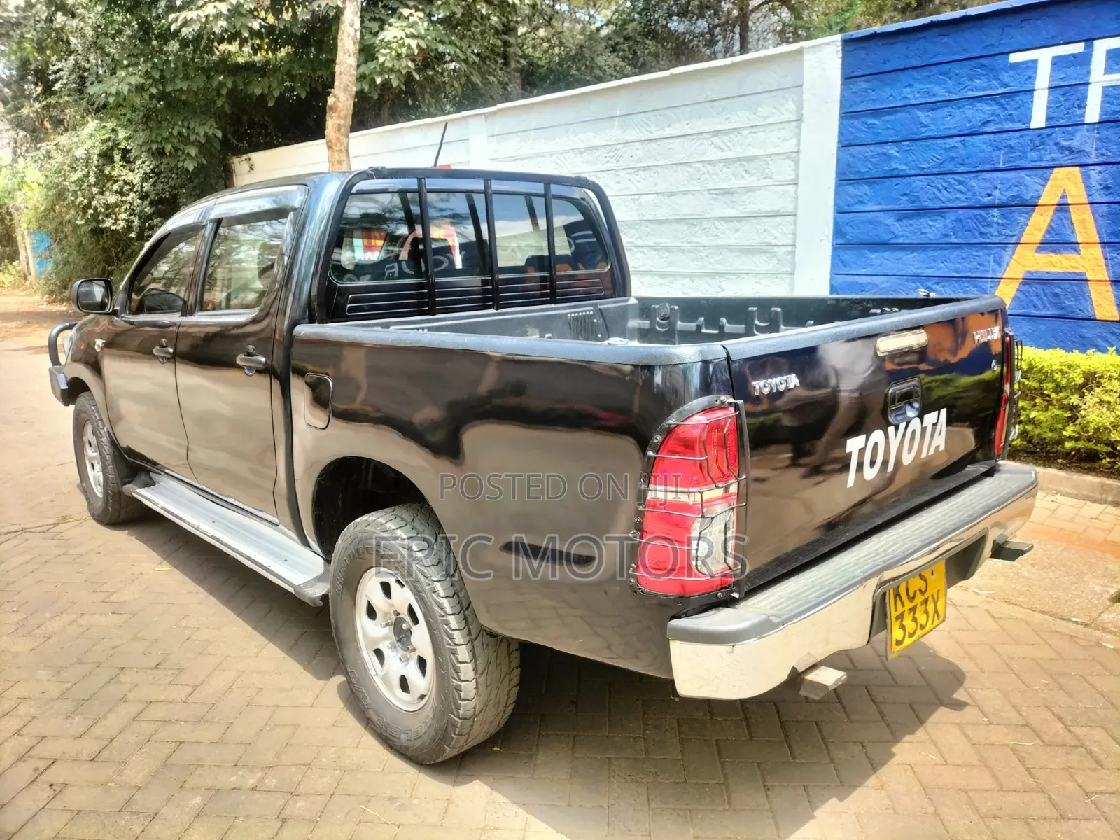Toyota Hilux 2013 Black