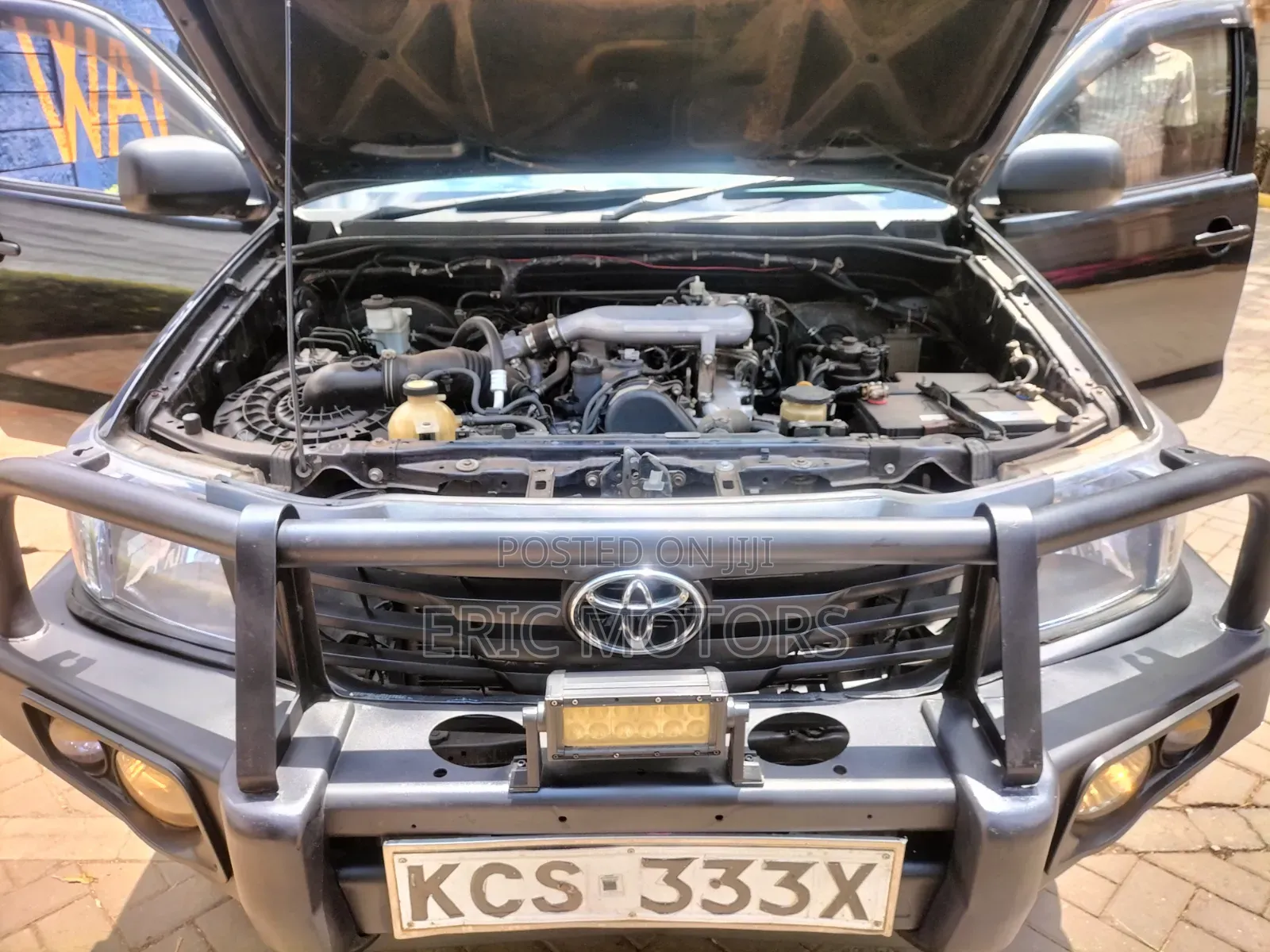 Toyota Hilux 2013 Black