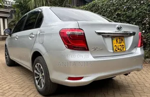 Toyota Axio 1.5 Hybrid 2WD 2015 Silver