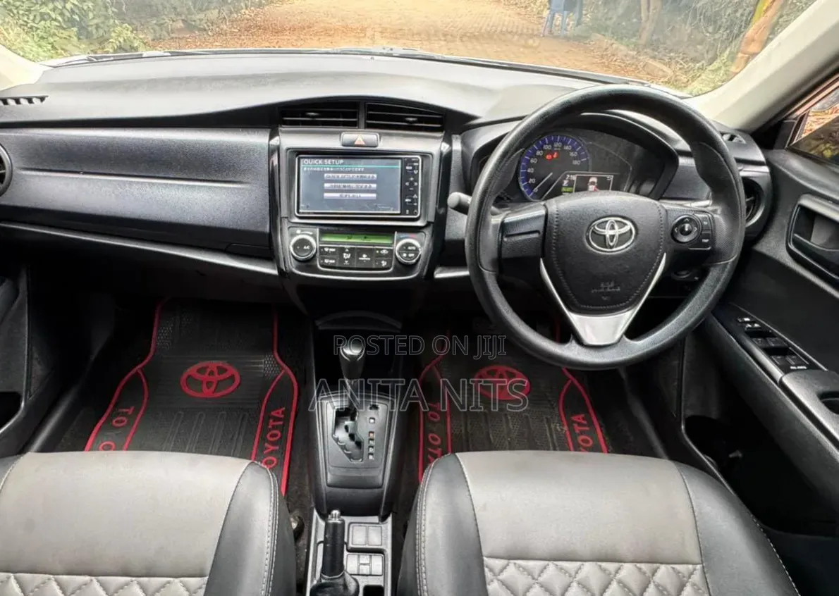 Toyota Axio 1.5 Hybrid 2WD 2015 Silver
