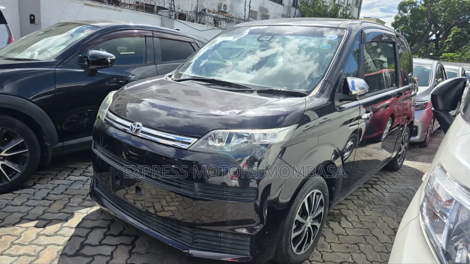 Toyota Spade 2019 Purple