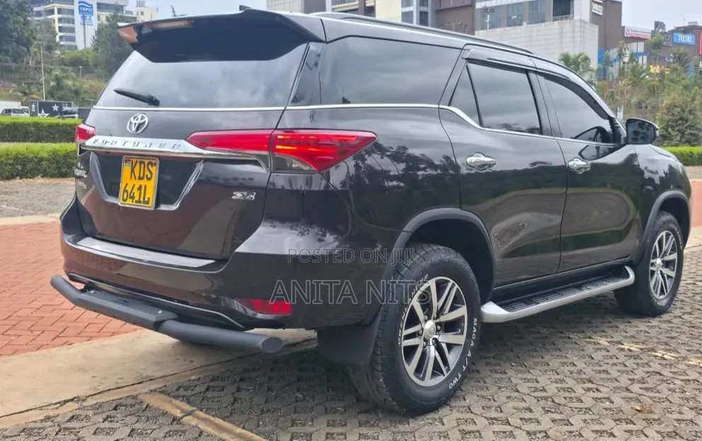 Toyota Fortuner 2.5 D AWD 2018 Black